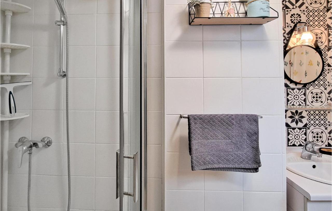 1 Bedroom Lovely Apartment In Grandcamp-Maisy Esterno foto